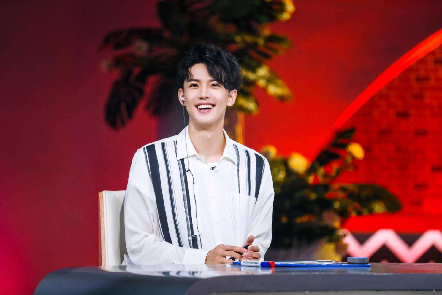 周峻纬老婆唐宁照片