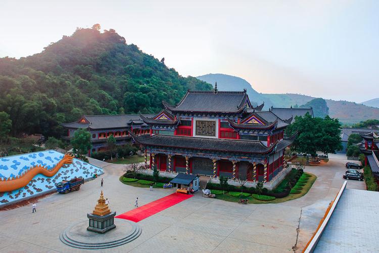 十二星座女生的穿衣风格 穿什么好看呢