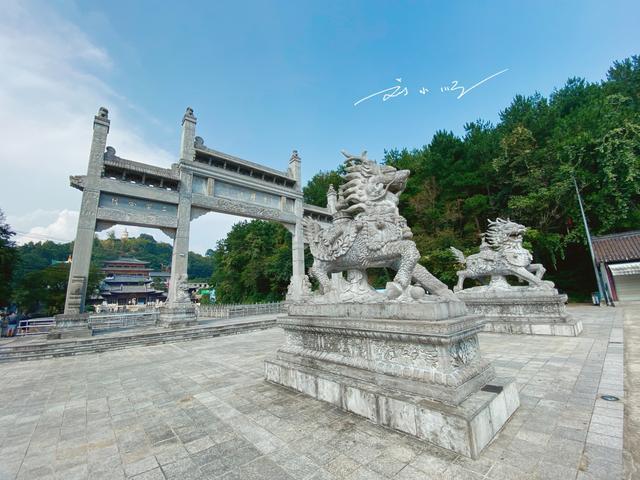 2025年阴历8月哪天适合订婚 2025年阴历八月适合订婚的日子 2025年阴历8月哪天适合订婚 2025年阴历八月适合订婚的日子