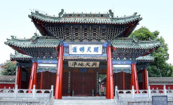 曲婉婷什么时候火的(曲婉婷多大了)