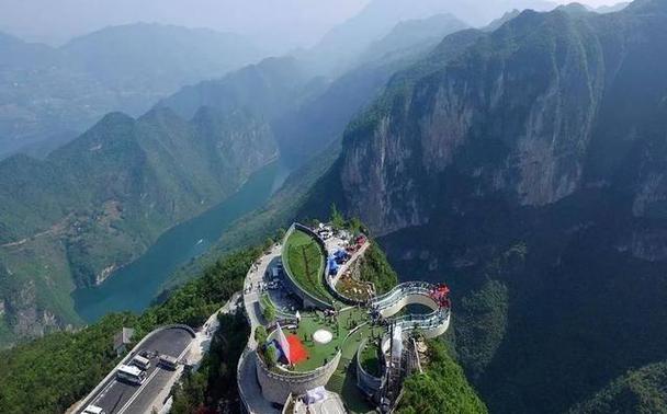 双虎盘山的八字是啥意思(生辰八字双虎的人)