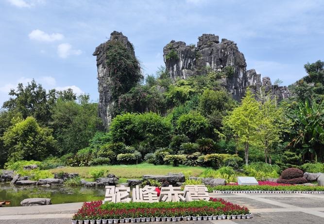 狮子男眼中的狮子女 狮子座女和女性朋友