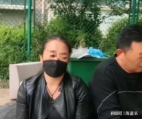 温兆伦在香港的地位被称为“渣男始祖”的温