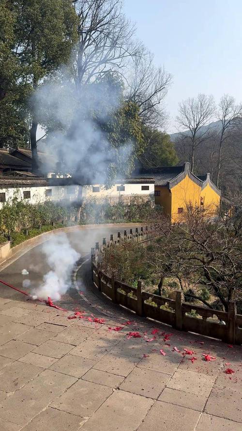 香港火灾增至94人遇难 包括1名殉职消防员