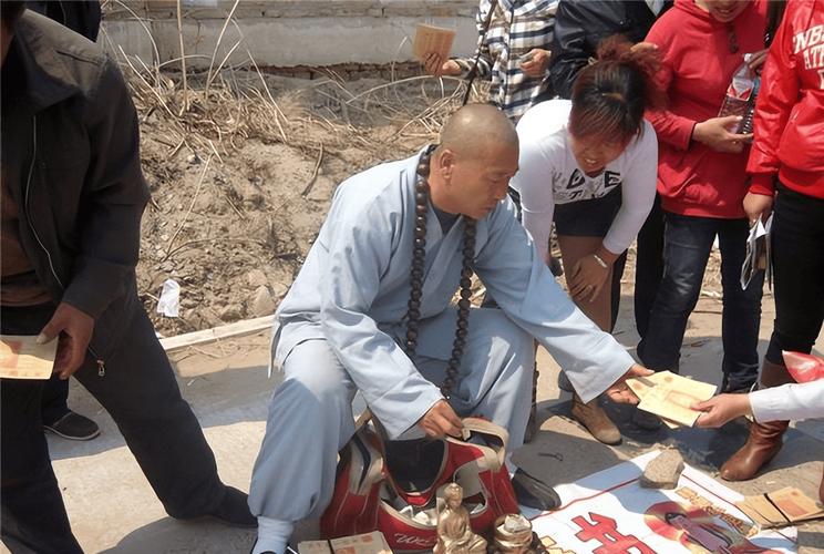 佛祖灵签27签17岁，父母健在有何预示(佛祖灵签27签17岁_父母健在财运如何)