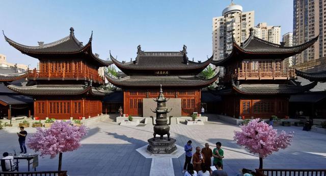 傅程鹏侯梦莎共同出演谍战剧